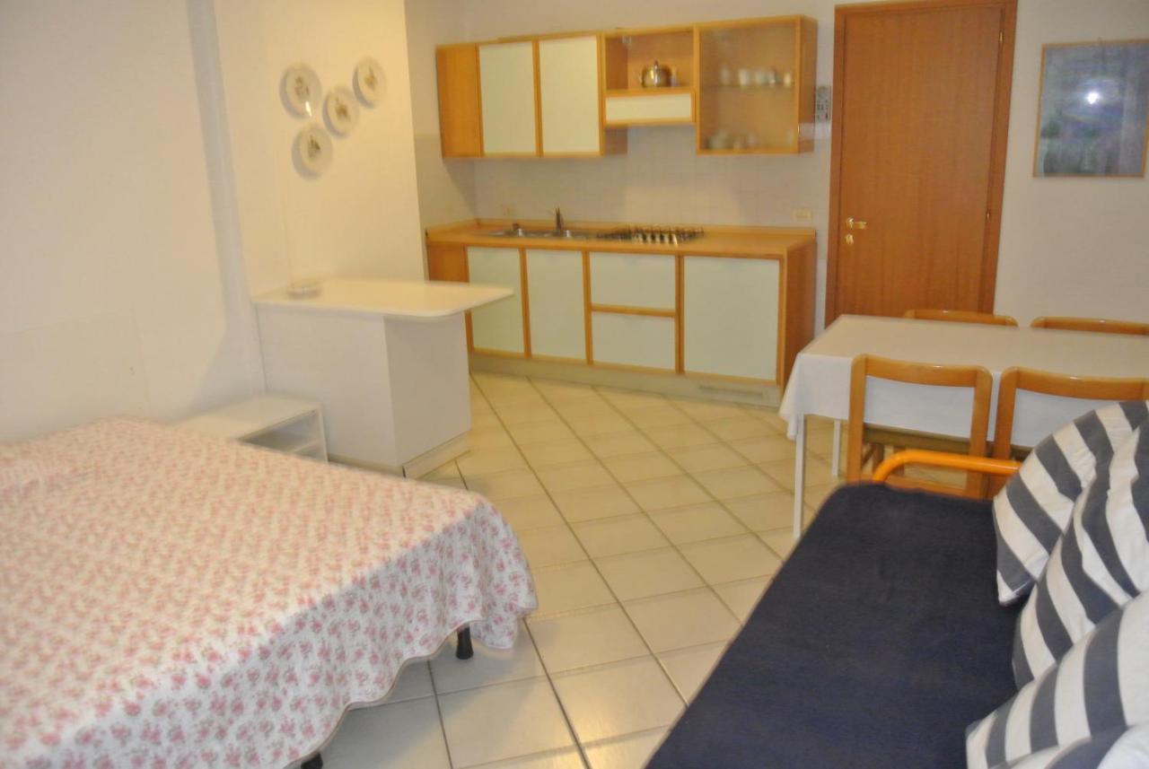 Condominio Maria Линяно Сабиадоро Екстериор снимка