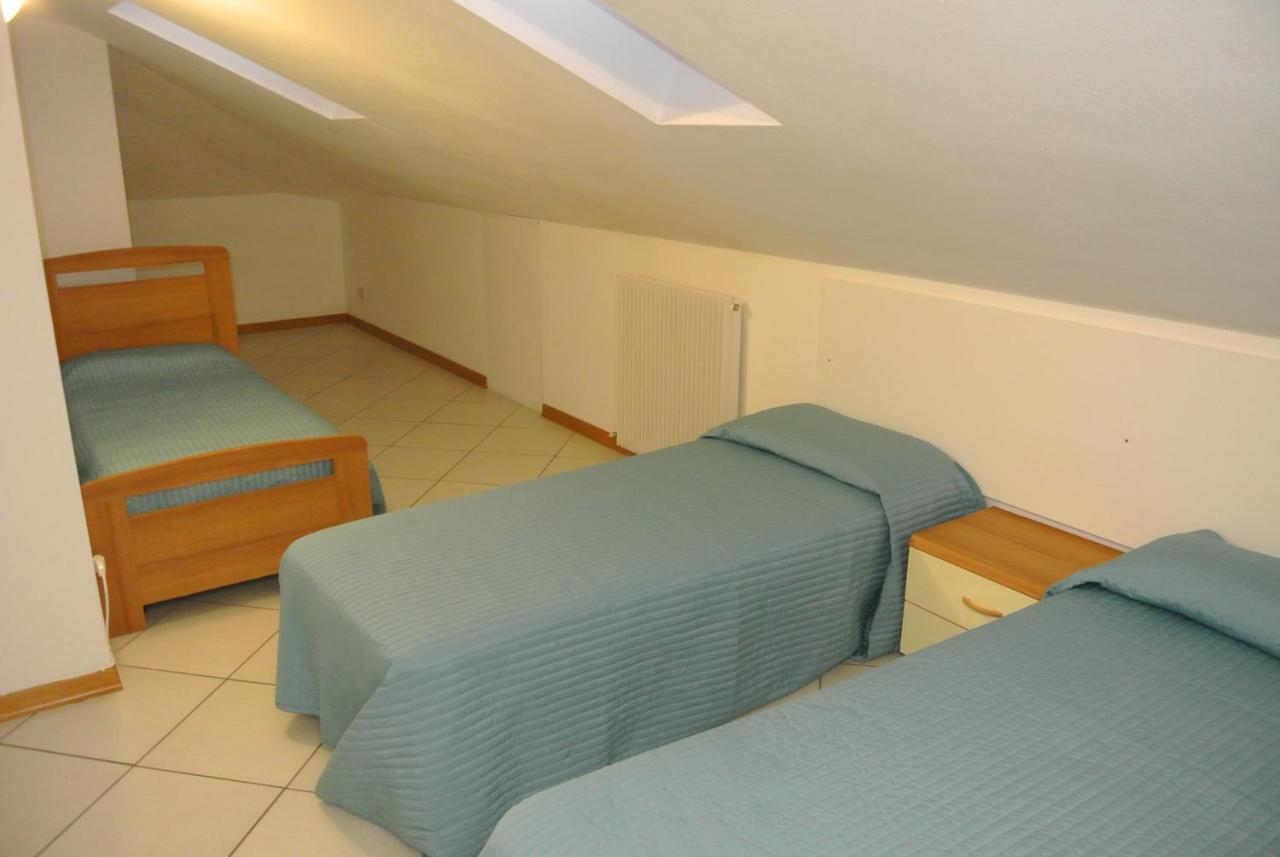 Condominio Maria Линяно Сабиадоро Екстериор снимка