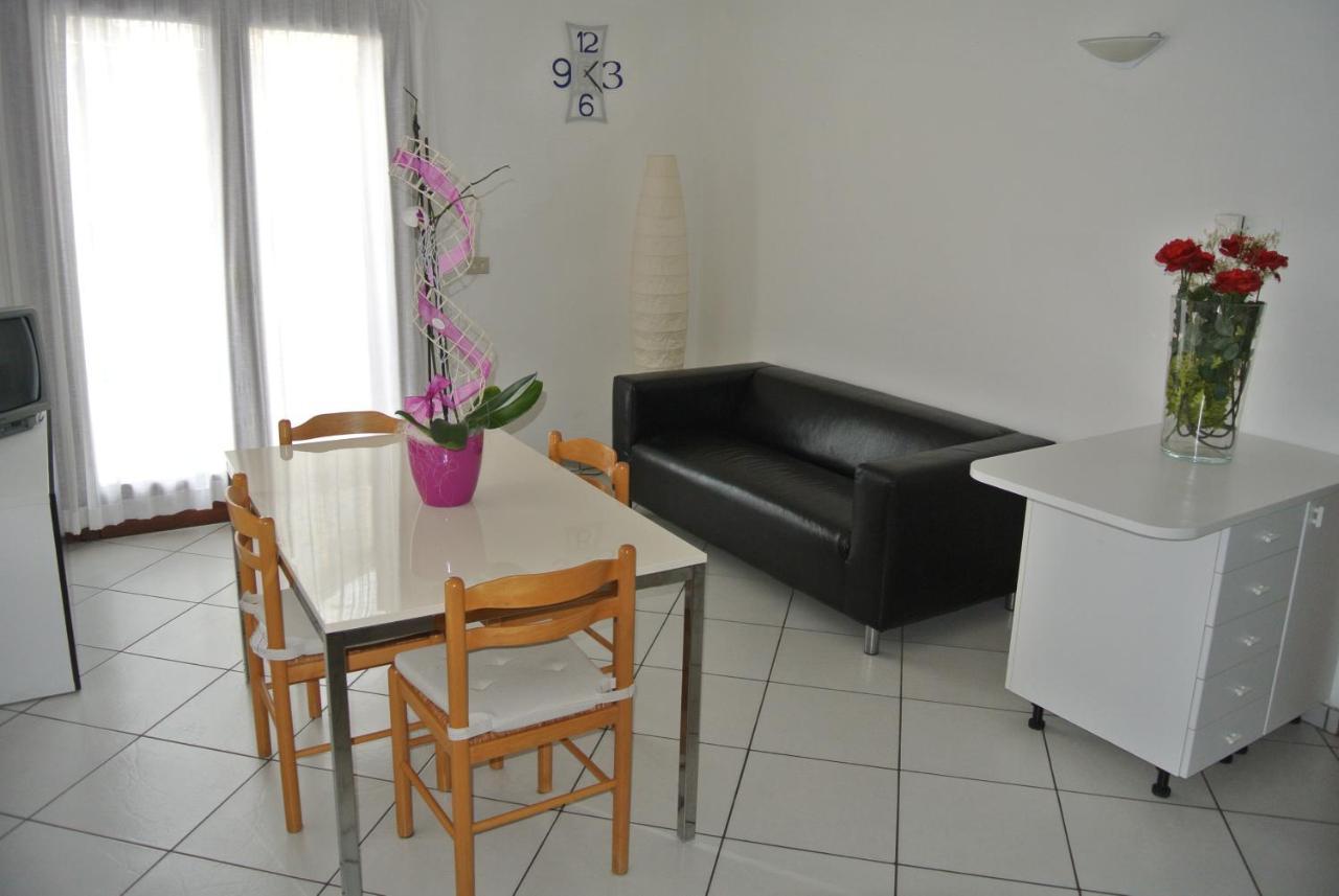 Condominio Maria Линяно Сабиадоро Екстериор снимка