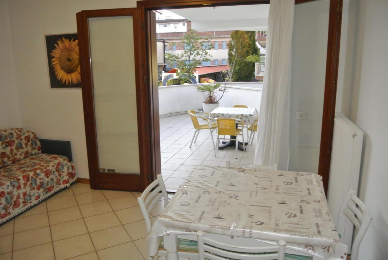 Condominio Maria Линяно Сабиадоро Екстериор снимка