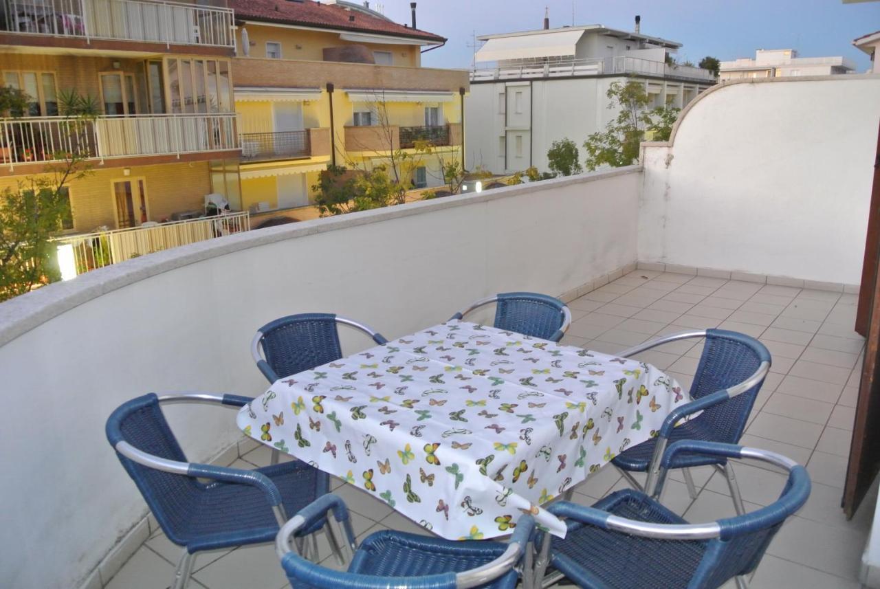 Condominio Maria Линяно Сабиадоро Екстериор снимка