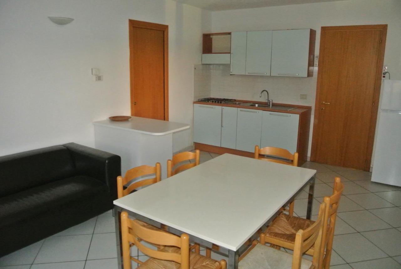 Condominio Maria Линяно Сабиадоро Екстериор снимка